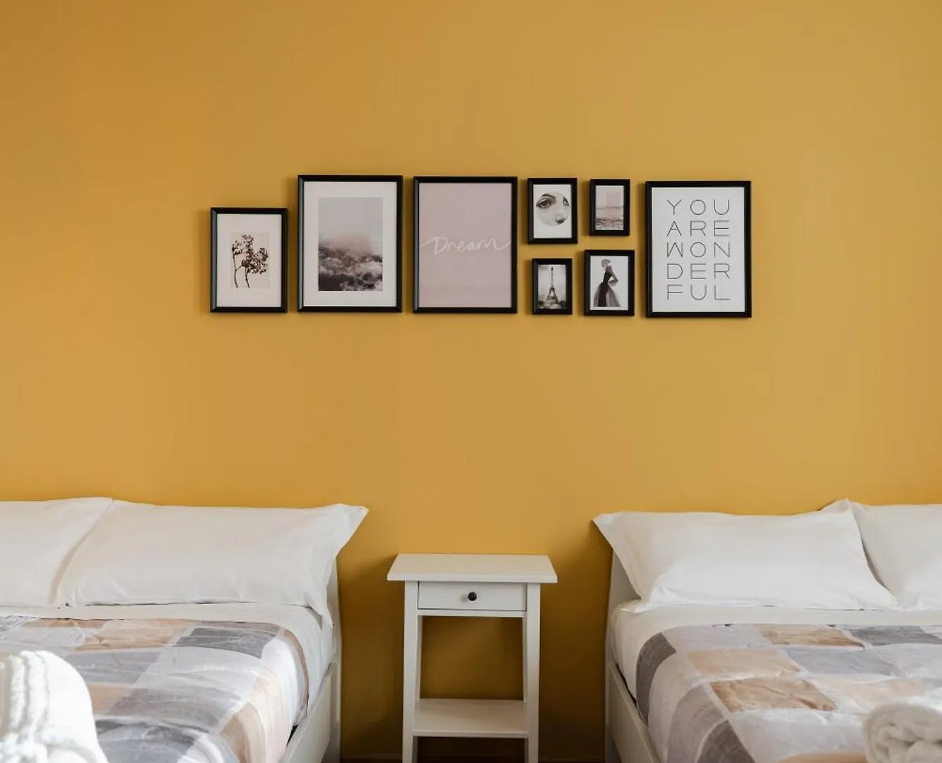 Milano Citta Vicino Metro Apartment 0*, Milan Italy